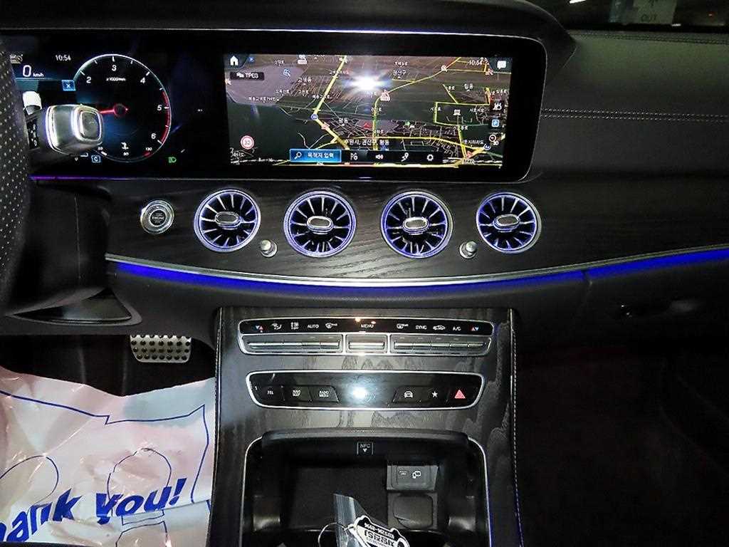 Mercedes Benz E class - Vista 11