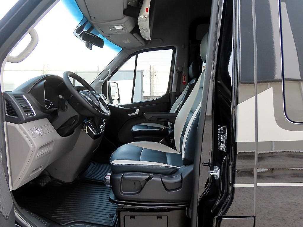 HYUNDAI Solati - Vista 5