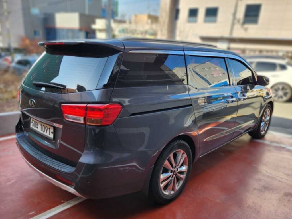 KIA Carnival - Vista 6