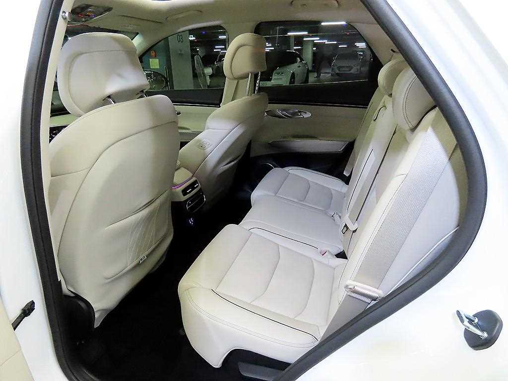 Genesis GV70 - Vista 7