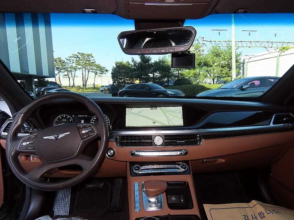 Genesis G90 - Vista 7