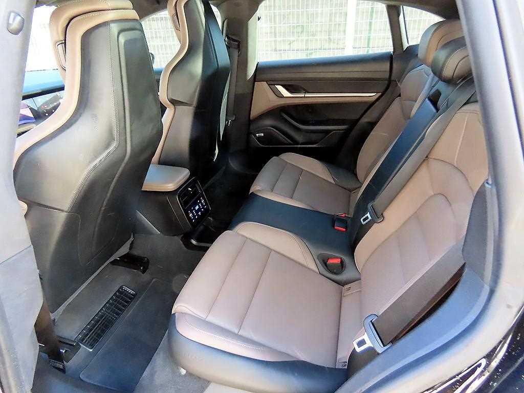 Porsche Taycan - Vista 6