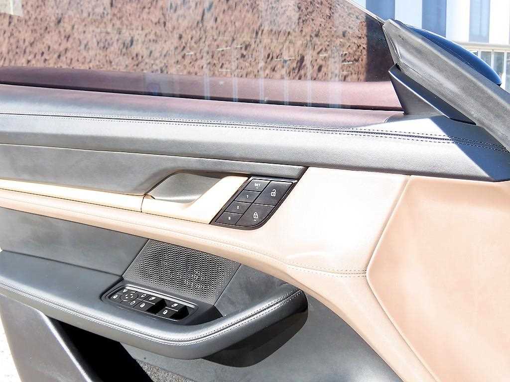 Porsche Taycan - Vista 12