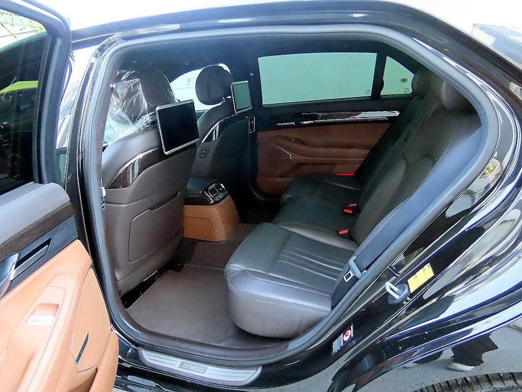 Genesis G90 - Vista 6