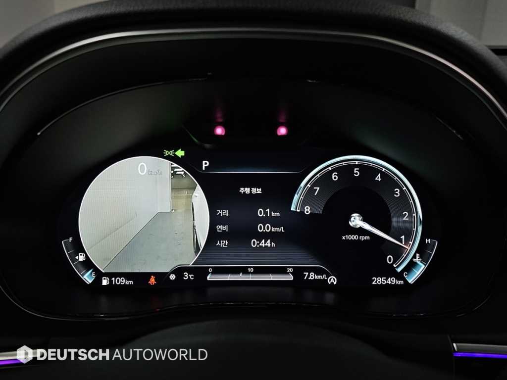 Genesis GV70 - Vista 8