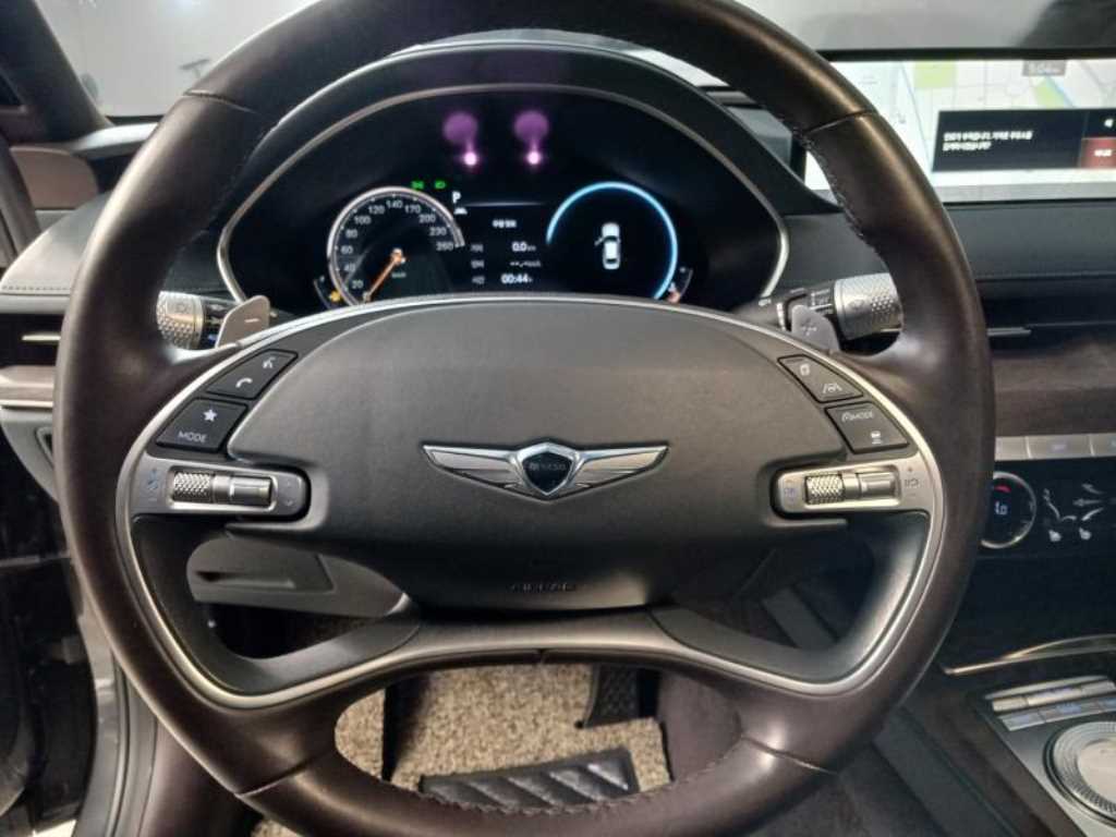 Genesis G80 - Vista 12