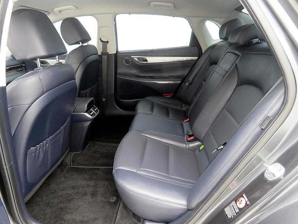 HYUNDAI Grandeur - Vista 7