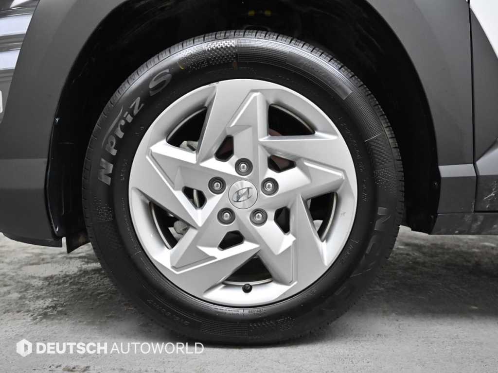 HYUNDAI Kona - Vista 5