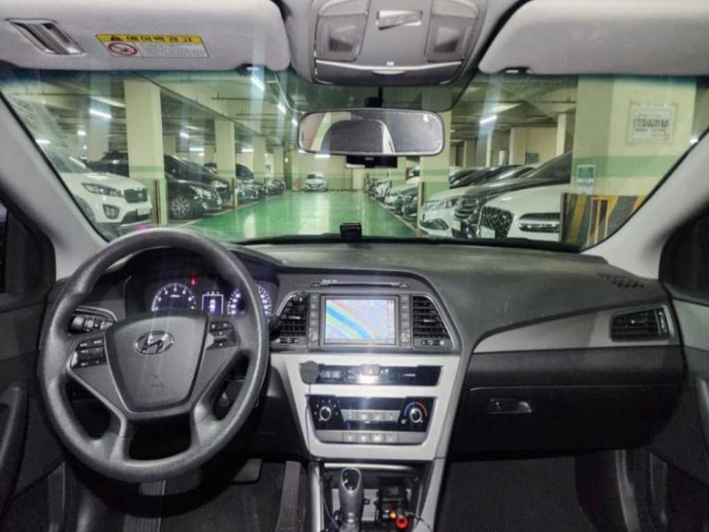 HYUNDAI Sonata - Vista 12