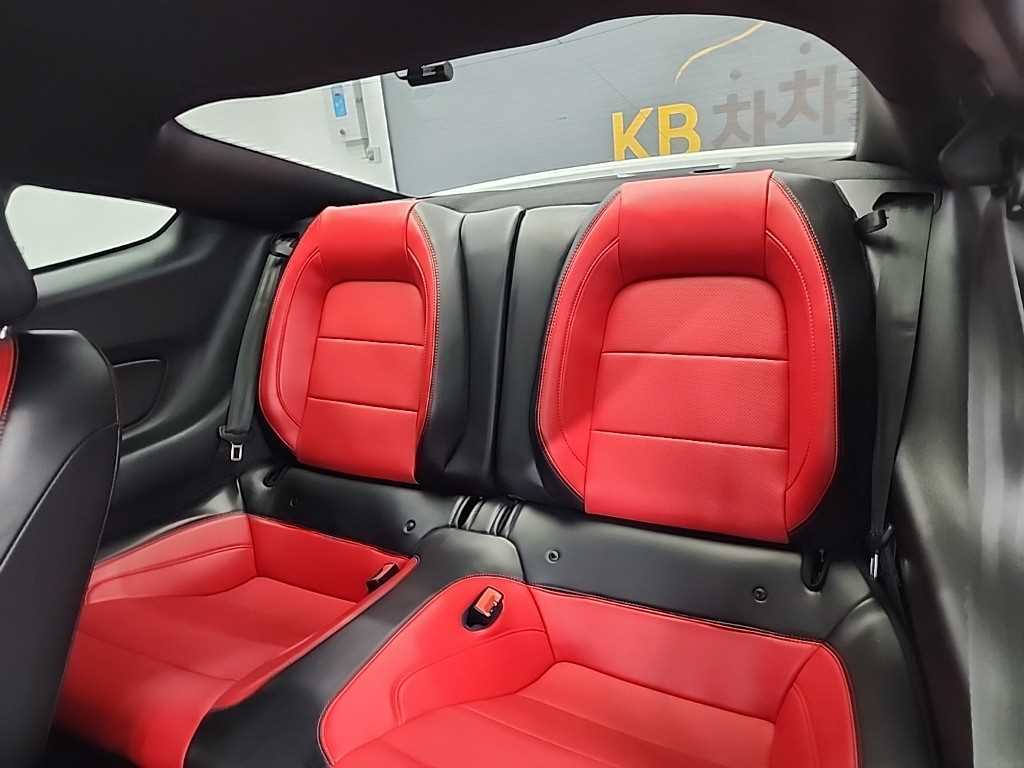 Ford Mustang - Vista 12