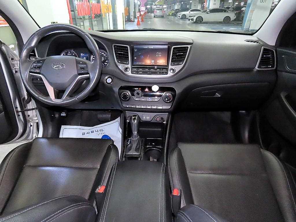 HYUNDAI Tucson - Vista 10