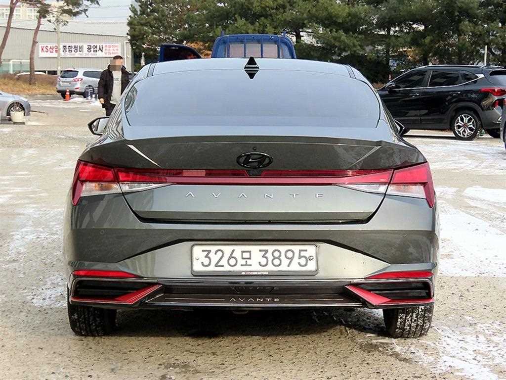 HYUNDAI Avante - Vista 4