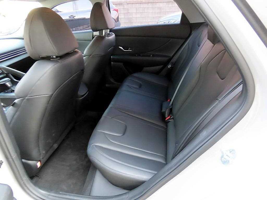 HYUNDAI Avante - Vista 6