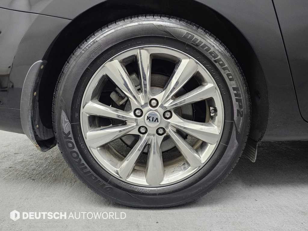 KIA Carnival - Vista 5