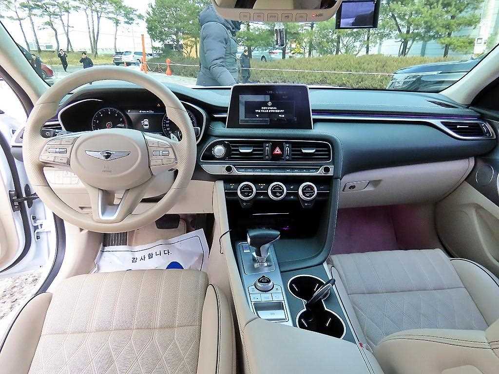 Genesis G70 - Vista 7