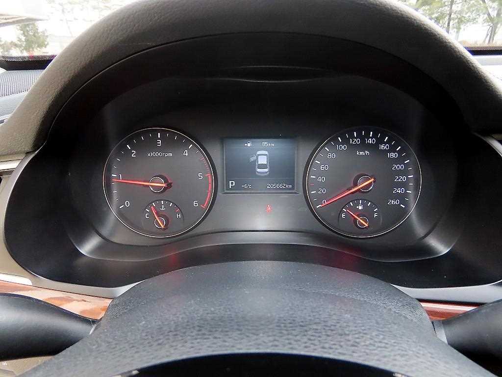 KIA K7 - Vista 9