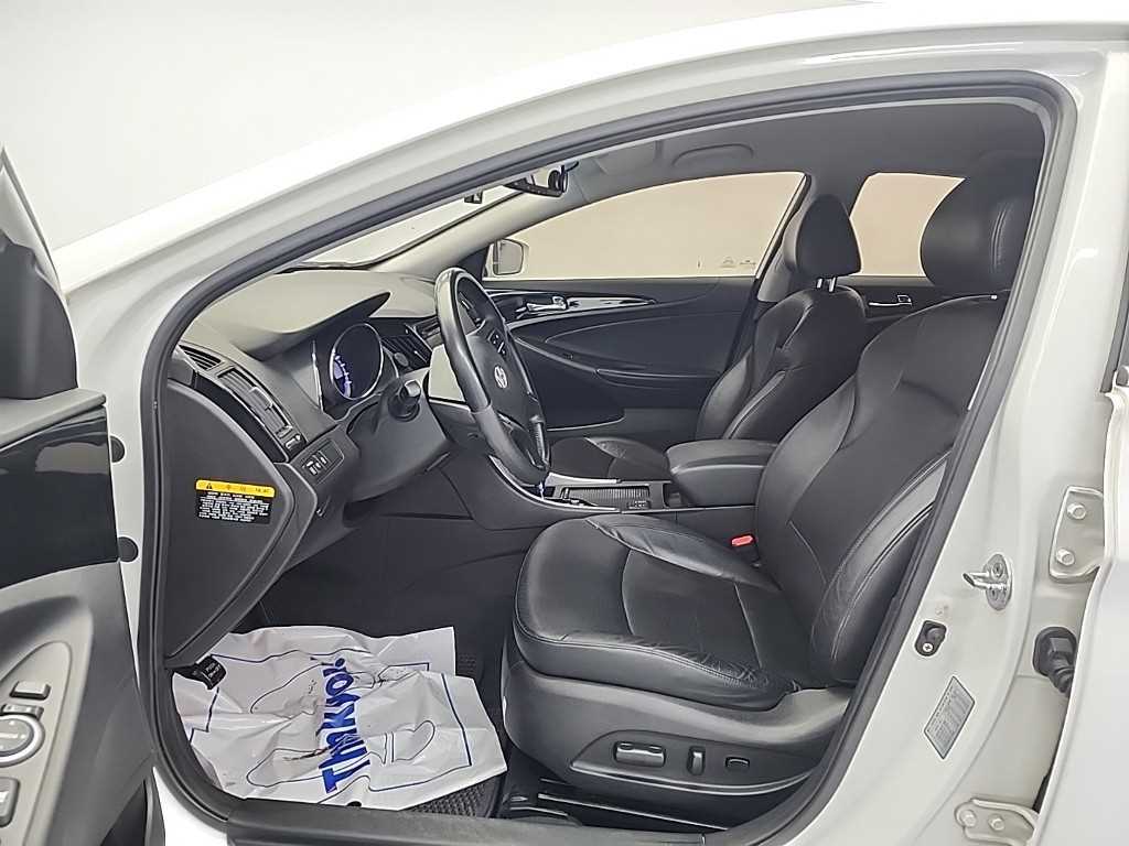 HYUNDAI Sonata - Vista 11