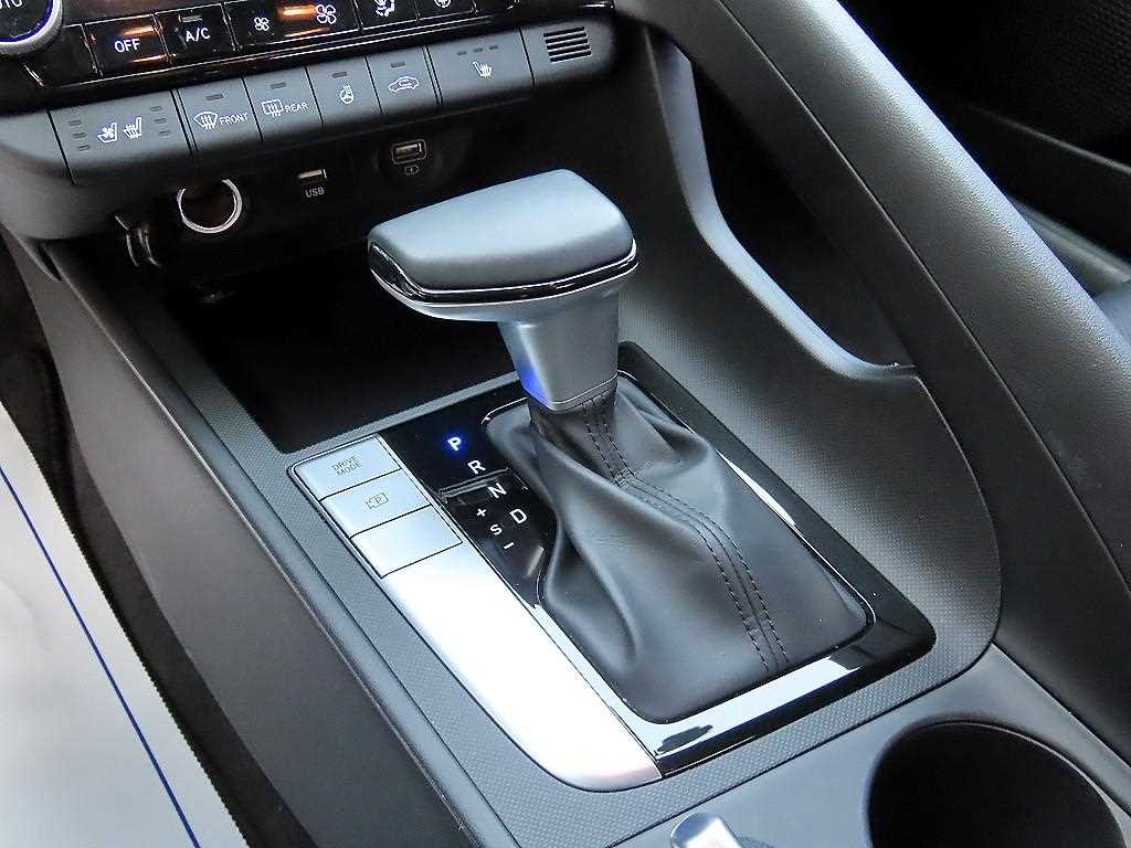 HYUNDAI Avante - Vista 10