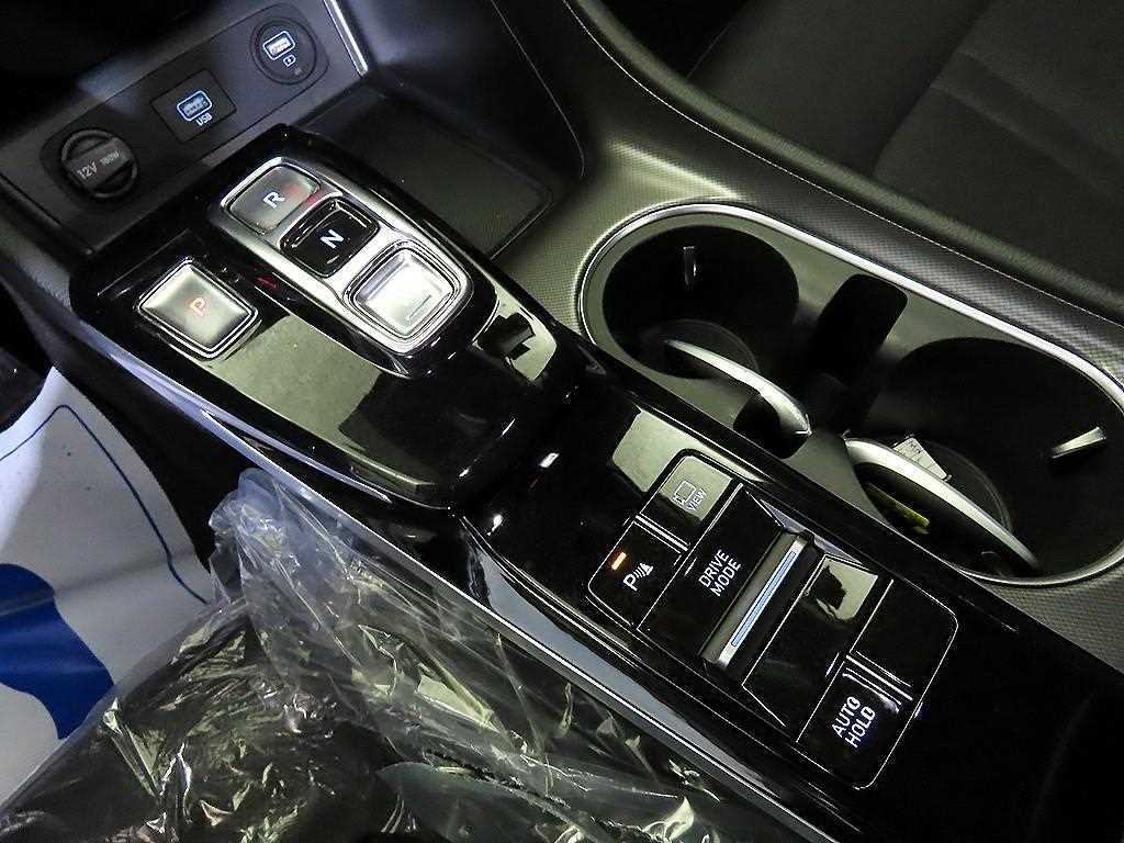 HYUNDAI Sonata - Vista 12