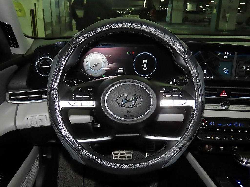 HYUNDAI Avante - Vista 8