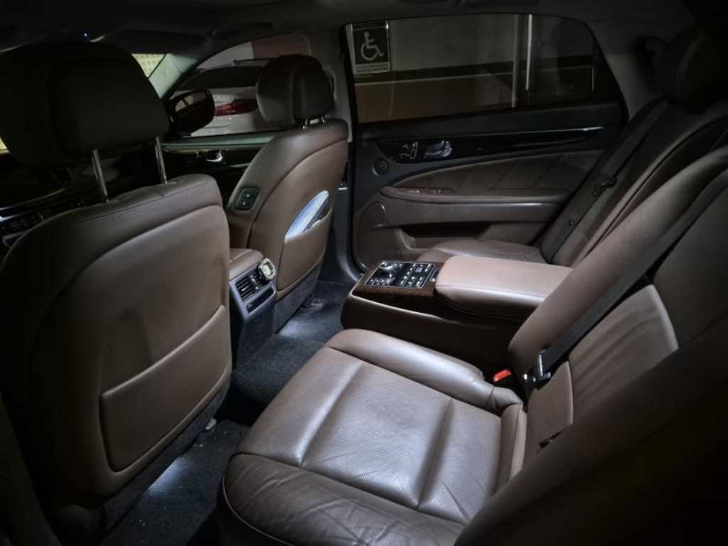 HYUNDAI Equus - Vista 4