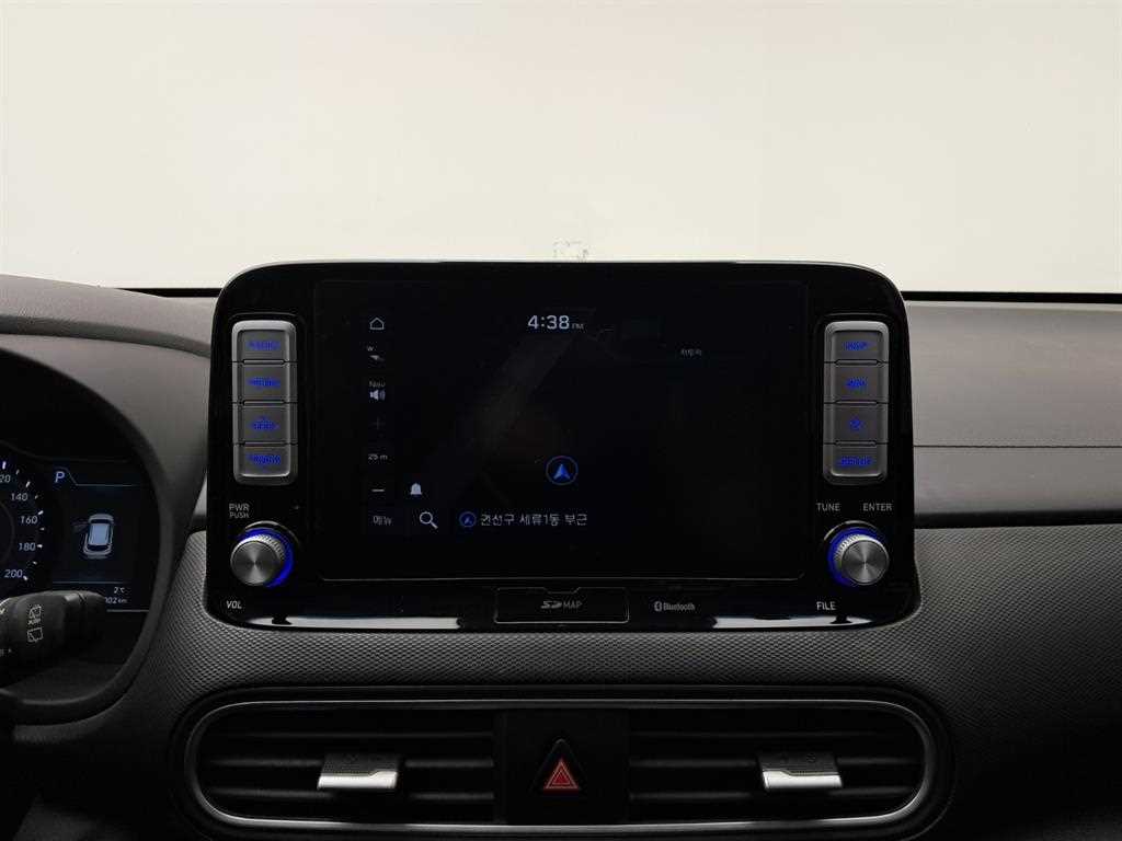 HYUNDAI Kona - Vista 9