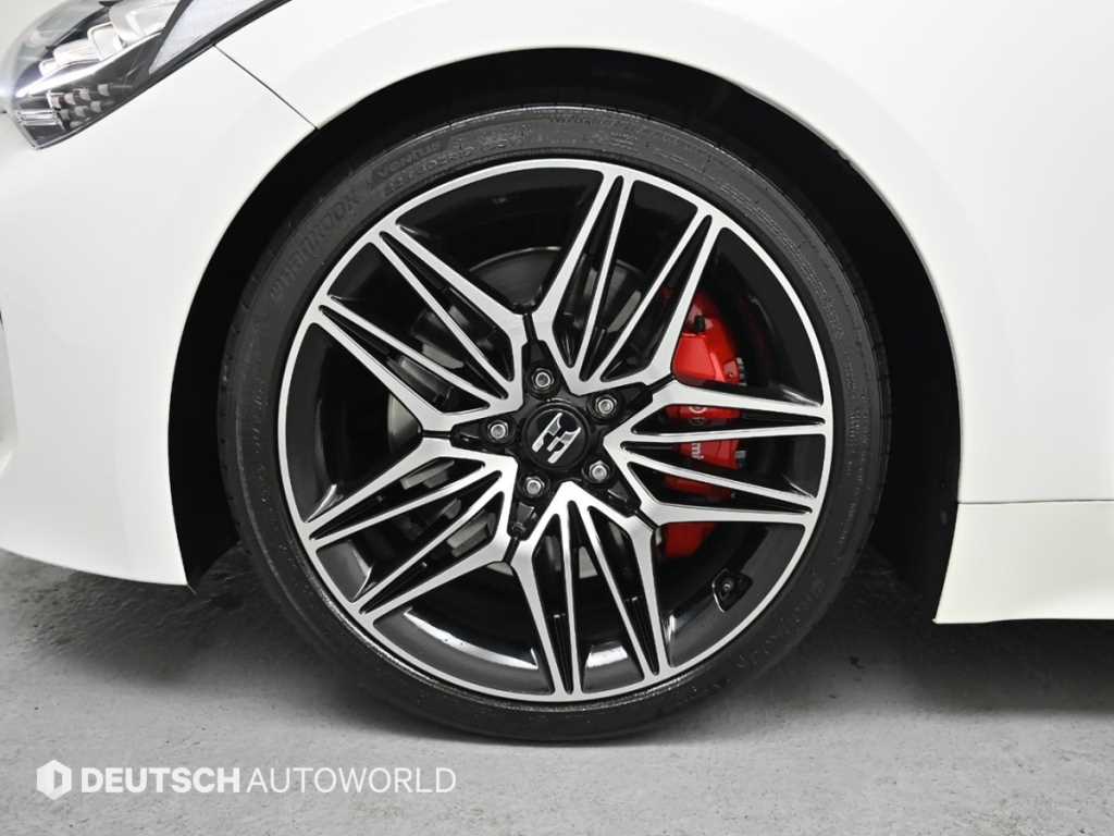 KIA Stinger - Vista 5