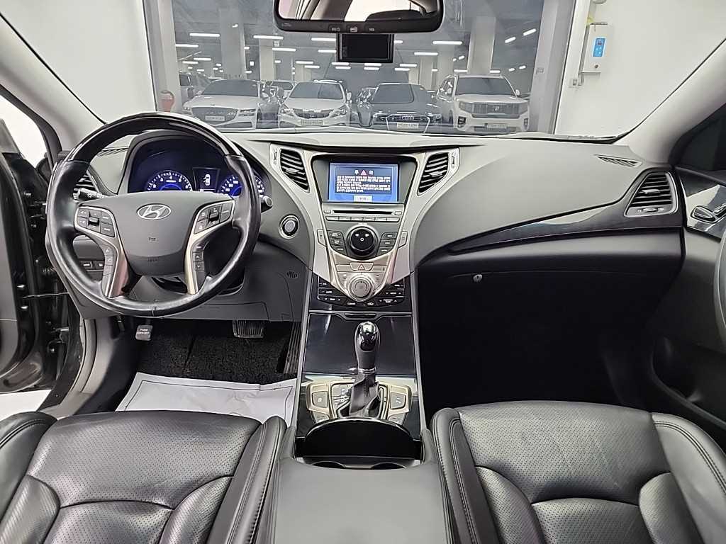 HYUNDAI Grandeur - Vista 7