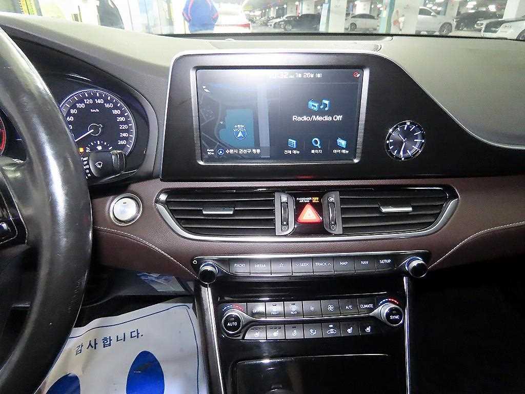 HYUNDAI Grandeur - Vista 11