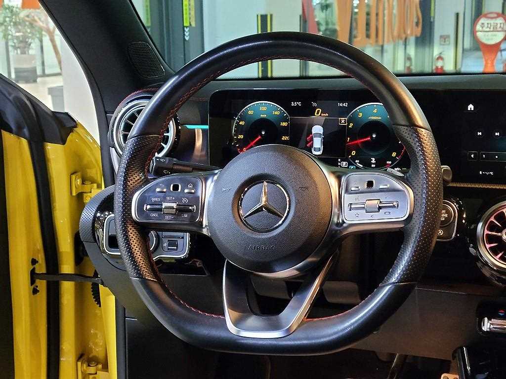 Mercedes Benz CLA Class - Vista 9