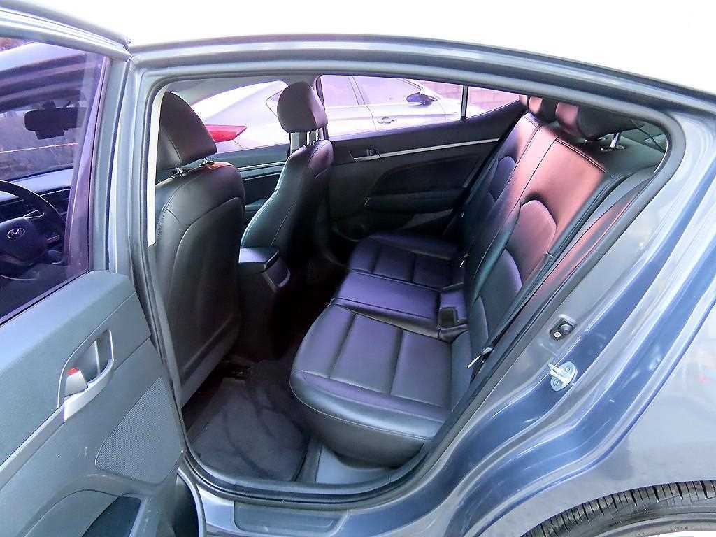 HYUNDAI Avante - Vista 6