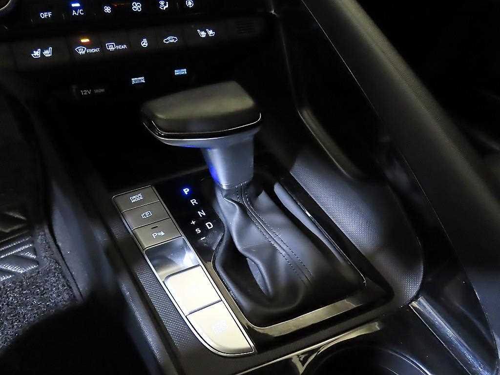 HYUNDAI Avante - Vista 12