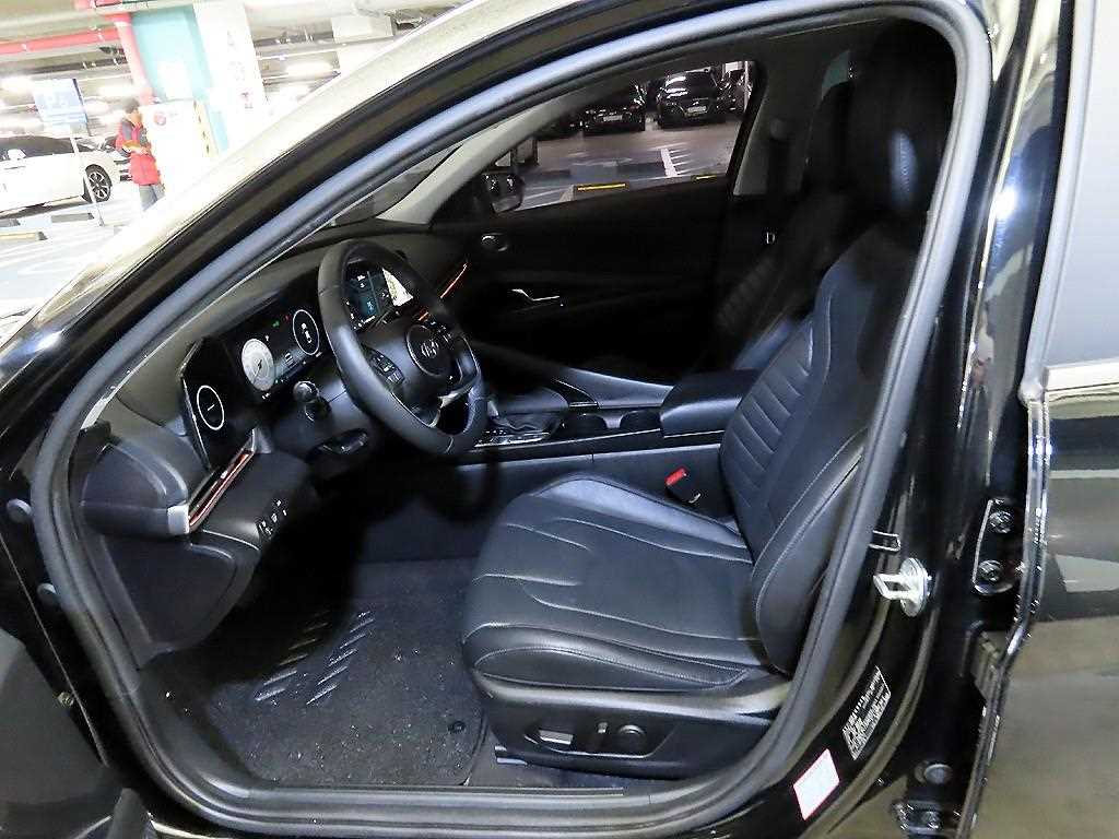 HYUNDAI Avante - Vista 6