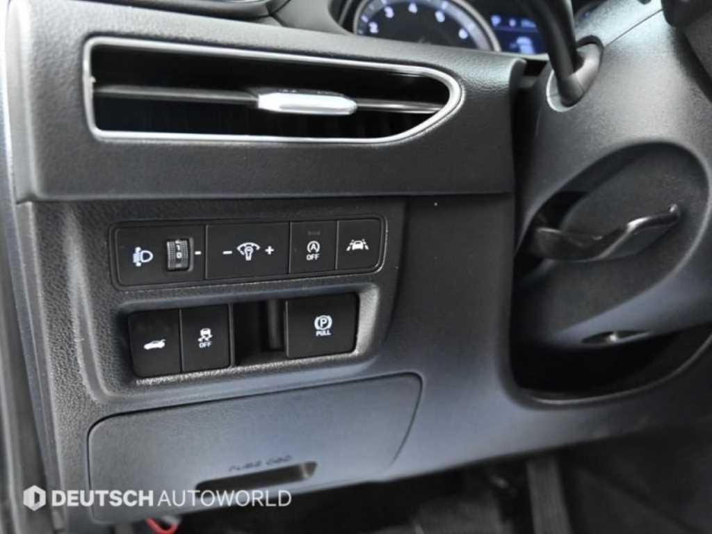 HYUNDAI Sonata - Vista 12