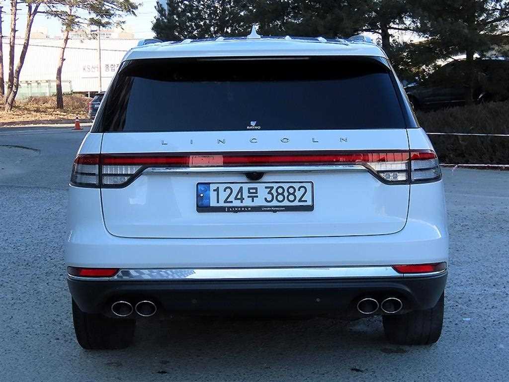 Lincoln Aviator - Vista 4