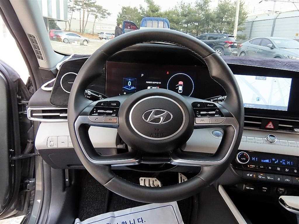 HYUNDAI Avante - Vista 8