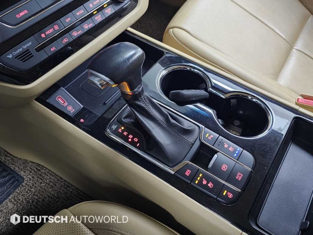 KIA Carnival - Vista 9