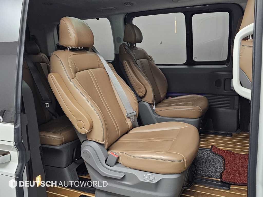 HYUNDAI Staria - Vista 12