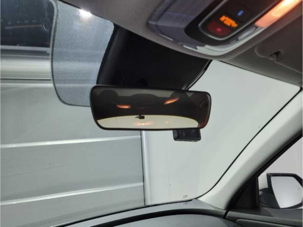 HYUNDAI Avante - Vista 11