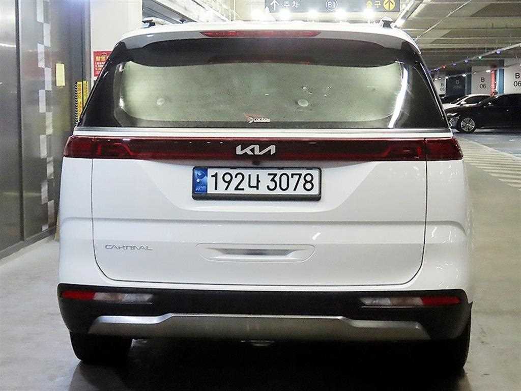 KIA Carnival - Vista 5