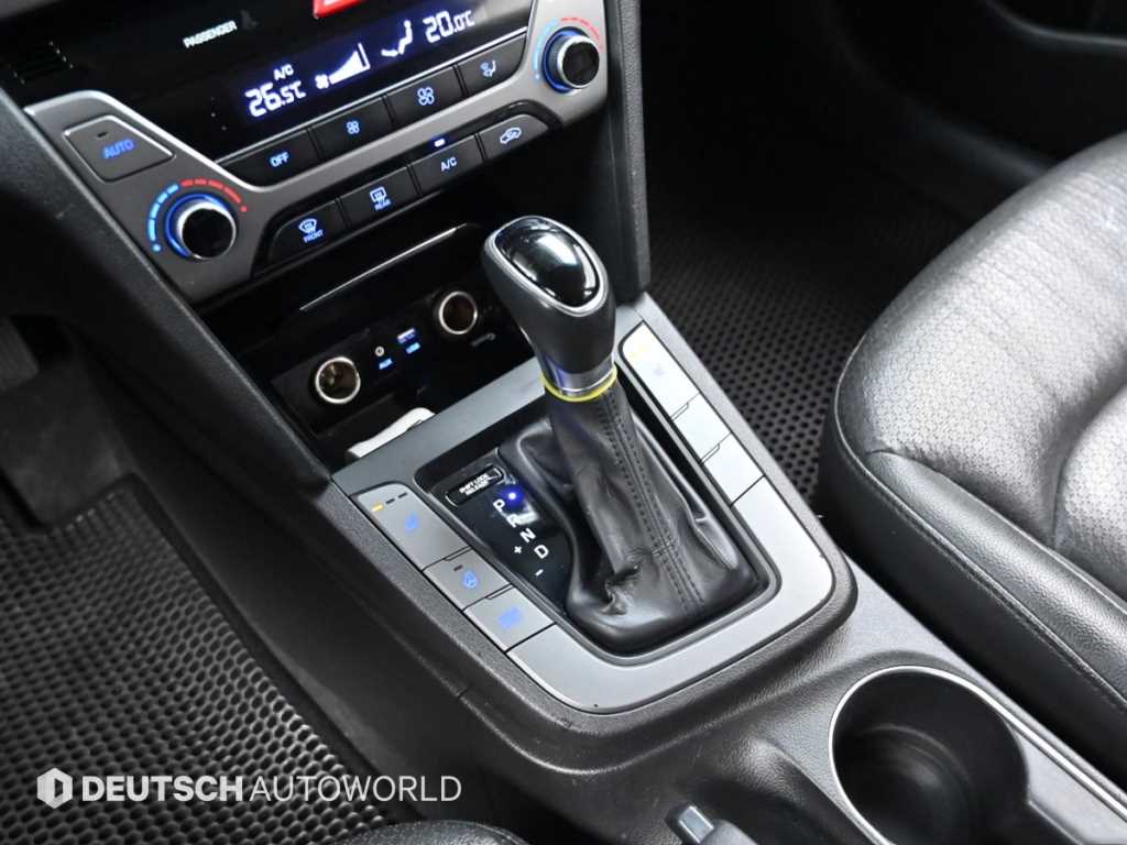 HYUNDAI Avante - Vista 9