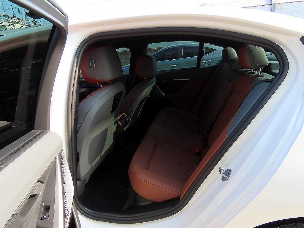 BMW 5 Series - Vista 6