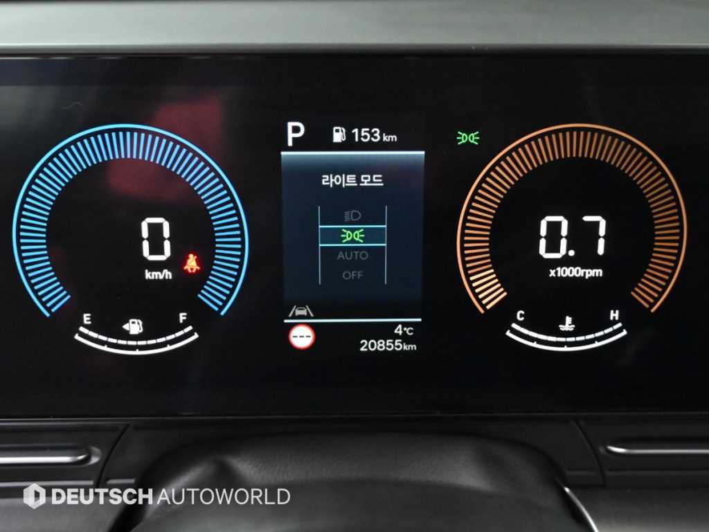 HYUNDAI Kona - Vista 8