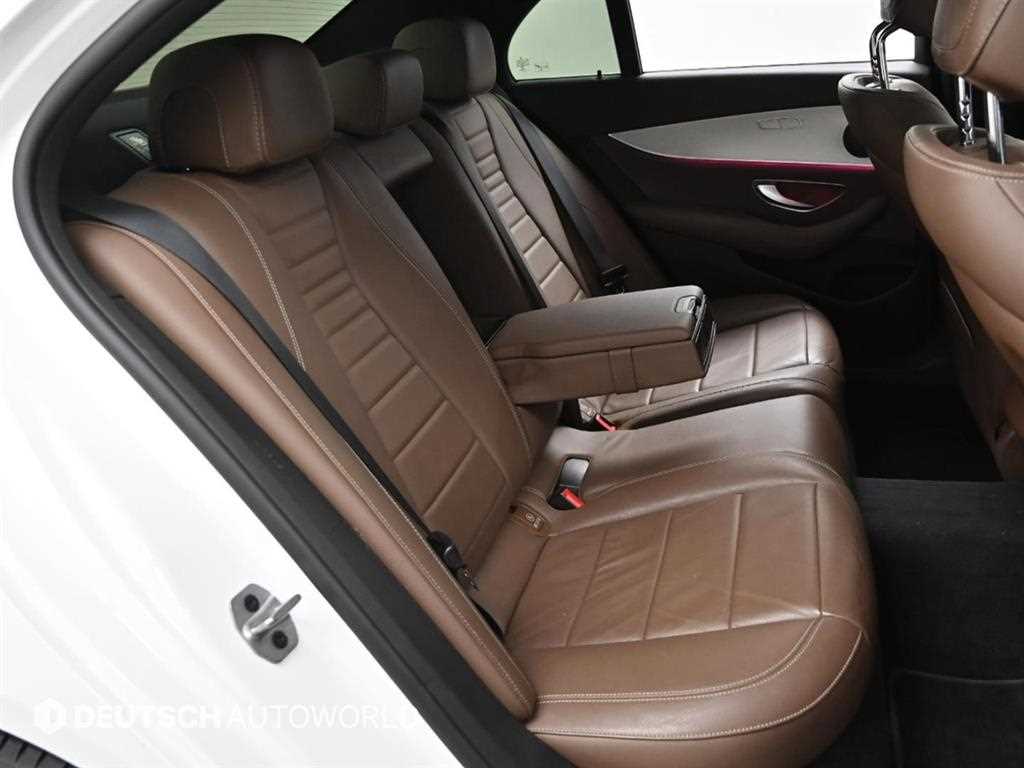 Mercedes Benz E class - Vista 12