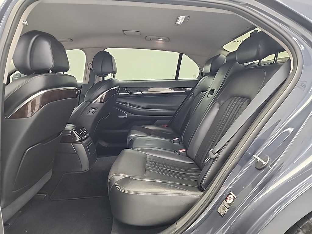 Genesis EQ900 - Vista 12