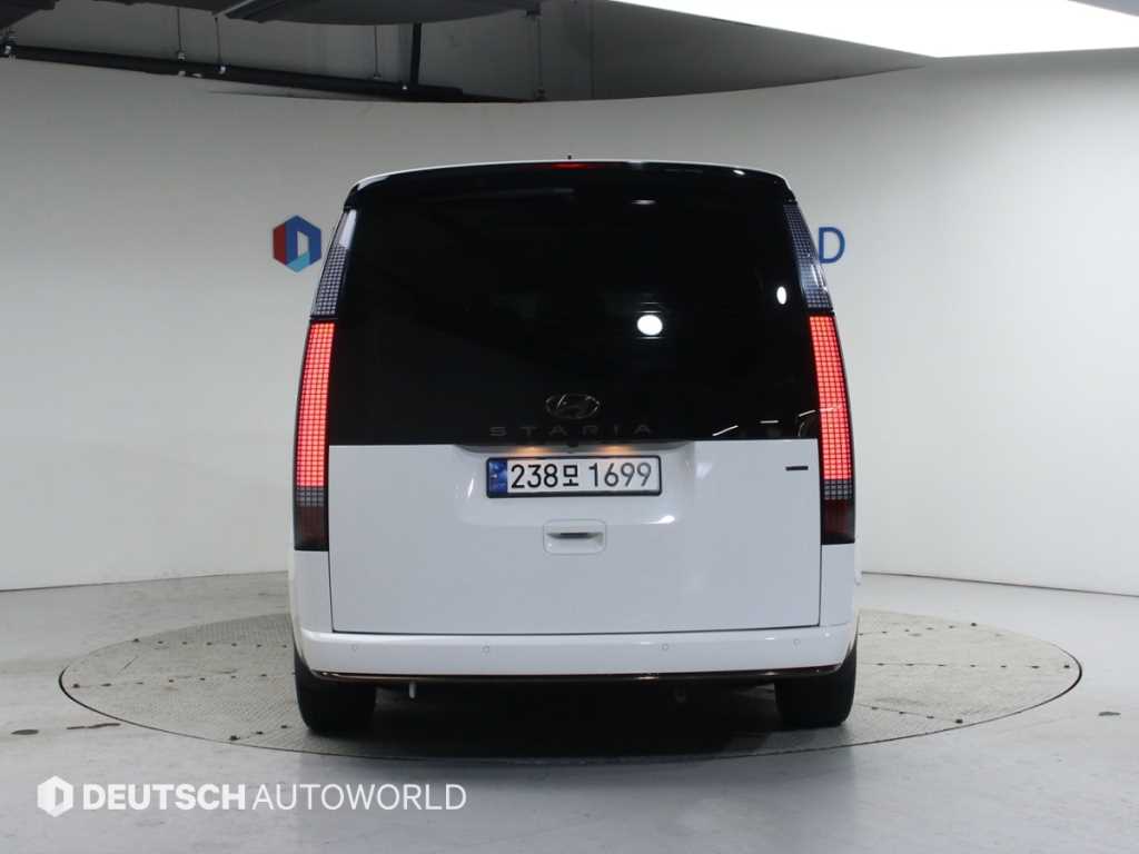 HYUNDAI Staria - Vista 4