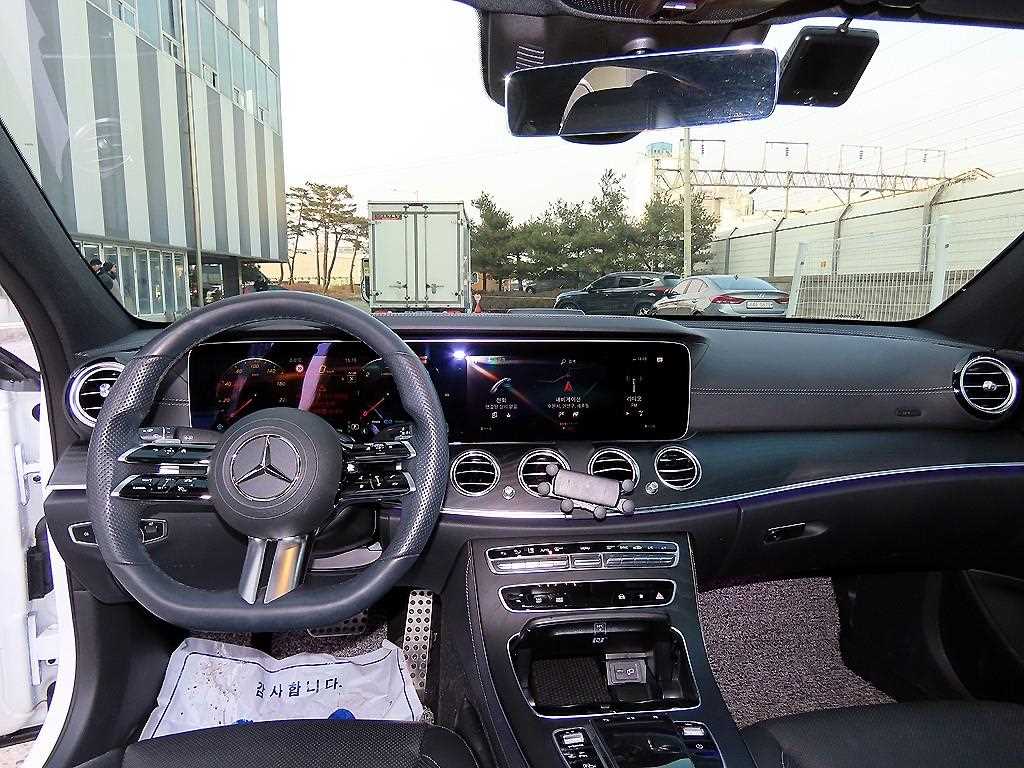 Mercedes Benz E class - Vista 7