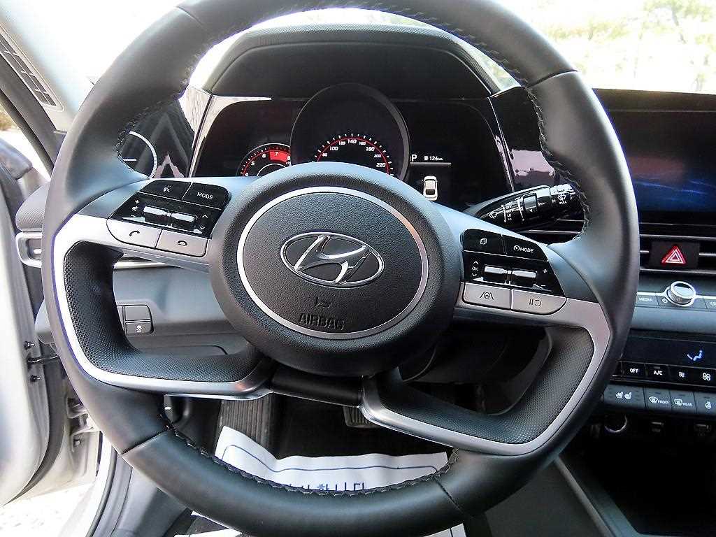 HYUNDAI Avante - Vista 8