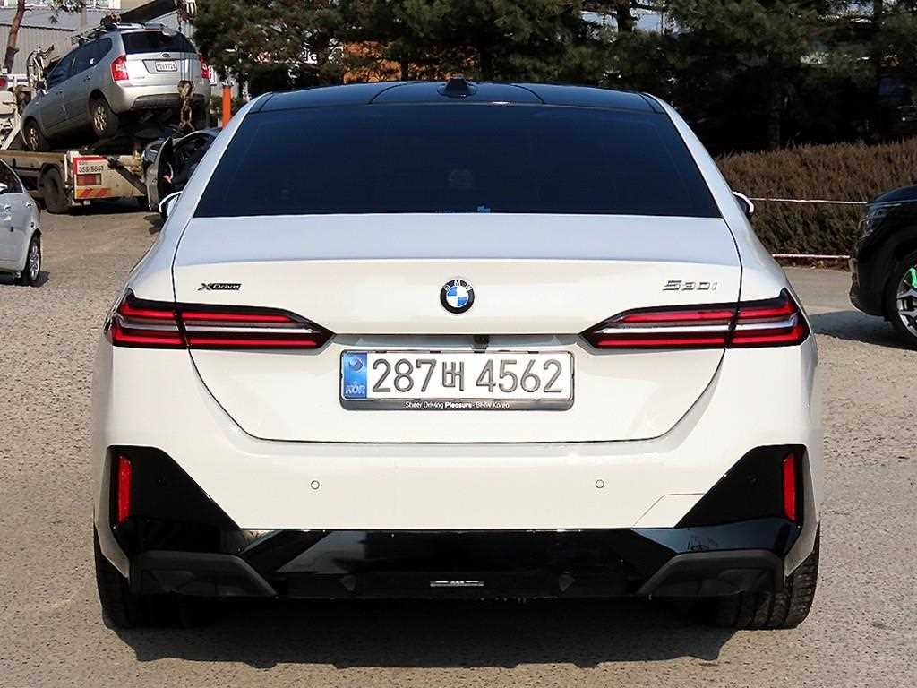 BMW 5 Series - Vista 4