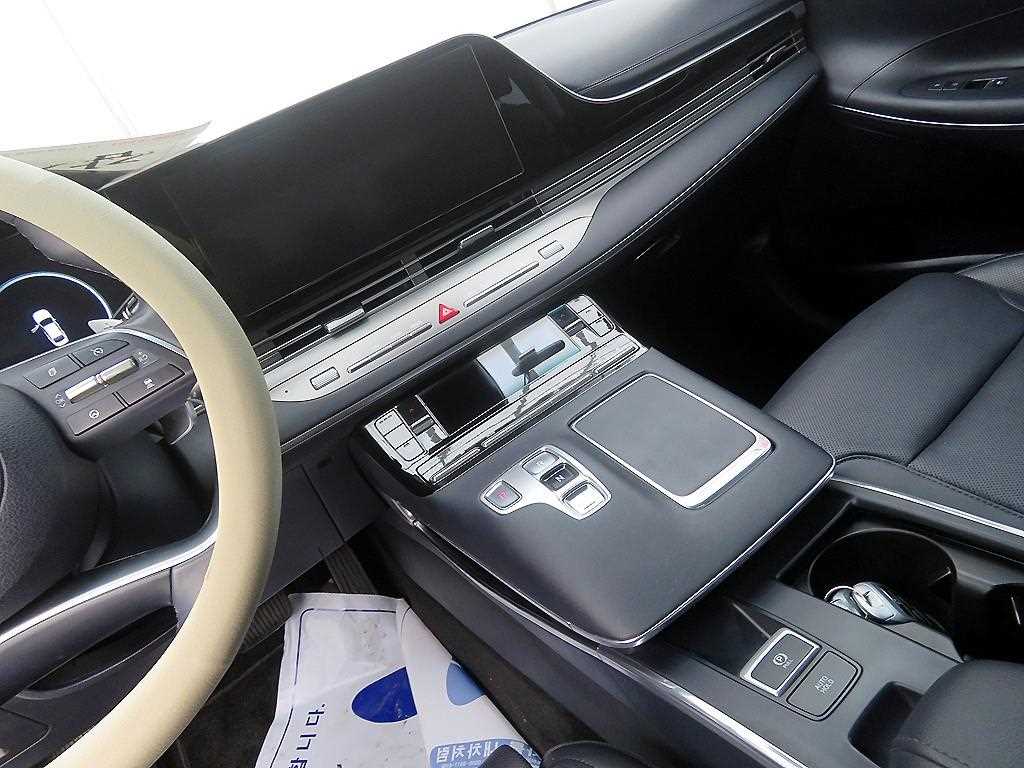 HYUNDAI Grandeur - Vista 11